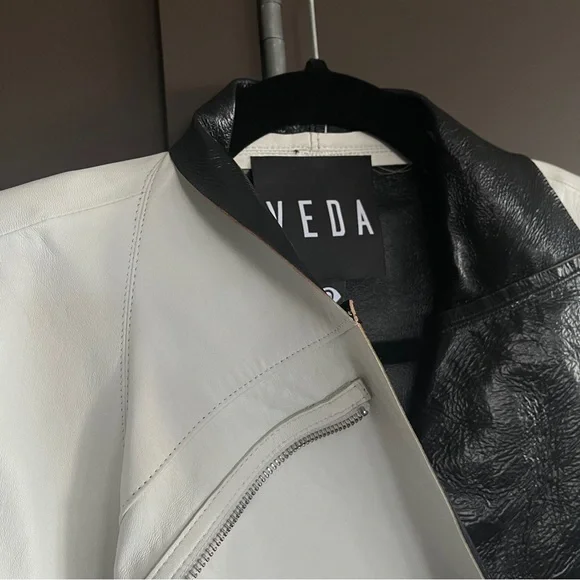 VEDA White & Black Flap Leather Jacket Size Medium - Picture 5 of 15